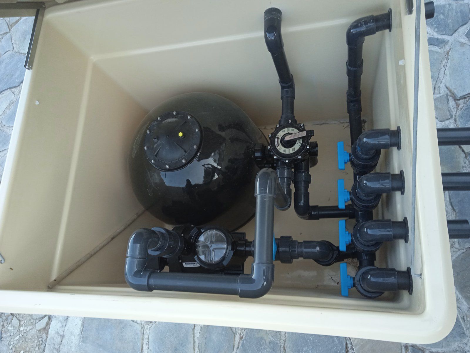 Κατασκευή compact μηχανοστασίου σε ιδιωτική κατοικία